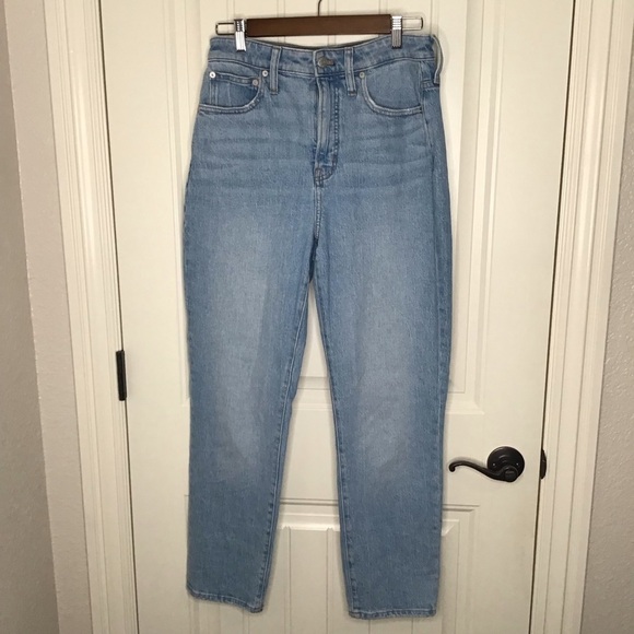 Madewell The Curvy Perfect Vintage Jean in Fiore Wash. - Picture 2 of 13